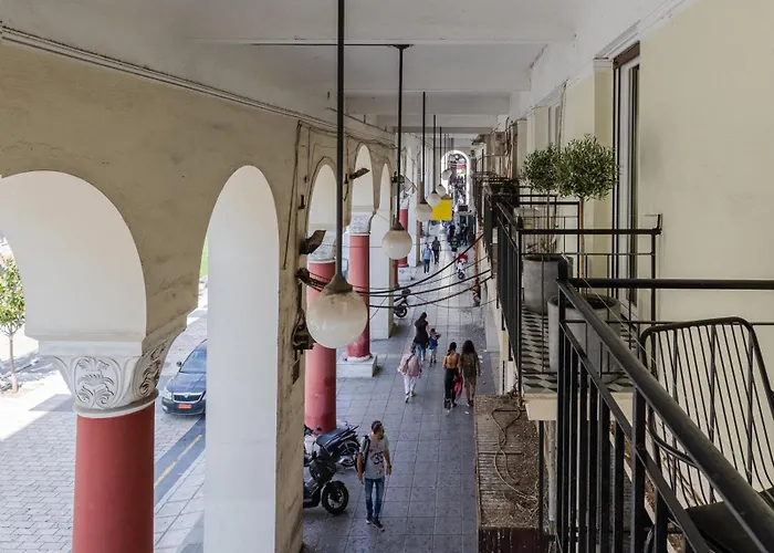 Μerάκι Aristotelous Sq